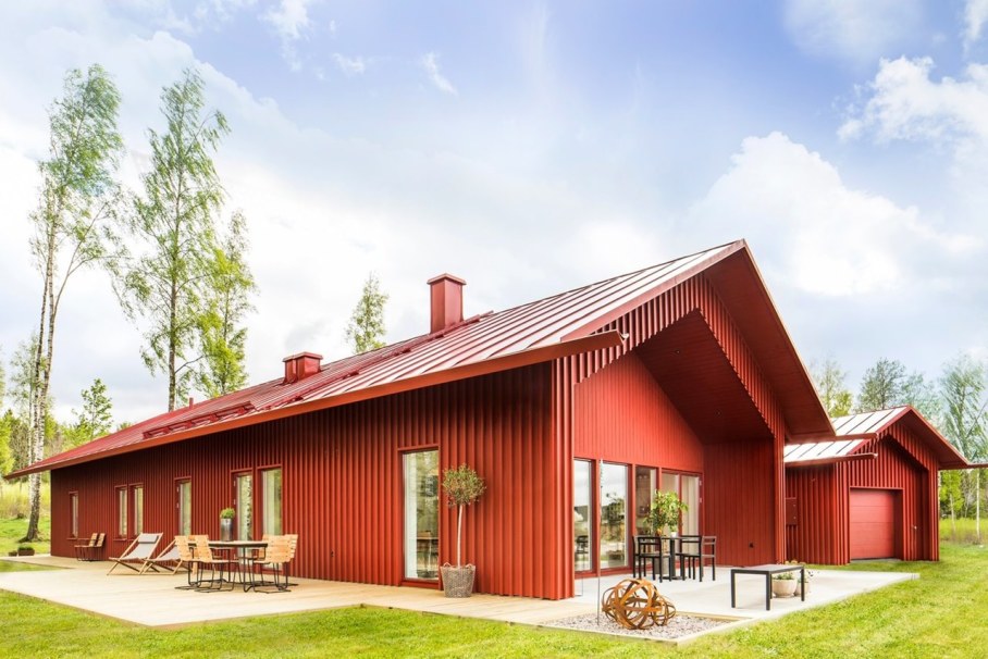 Red House in Swedish style by Thomas Sandell - Exterior