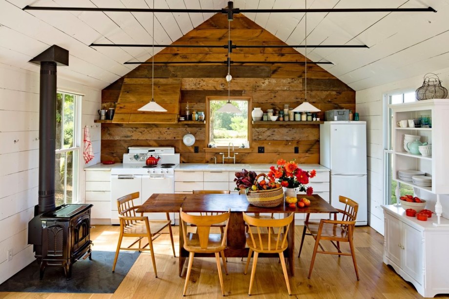 The Cozy Country House For A Designer`s Family - Kitchen