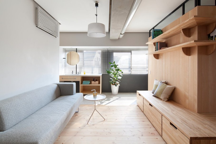 The apartment renovation from a Sinato studio in Yokohama - Living room