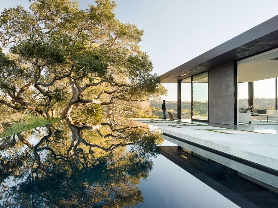 The private house Oak Pass in California by Walker Workshop - Swimming pool