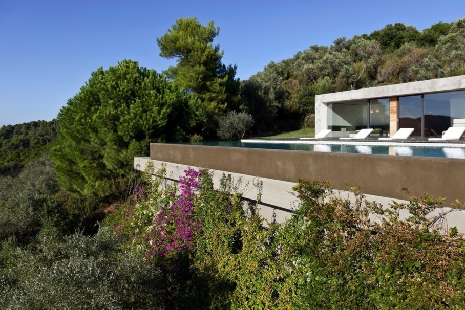 The shining Plane House residence on the Greek island - swimming pool 3