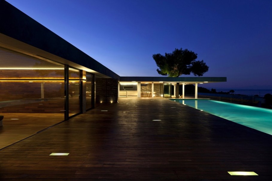 The shining Plane House residence on the Greek island - swimming pool 5