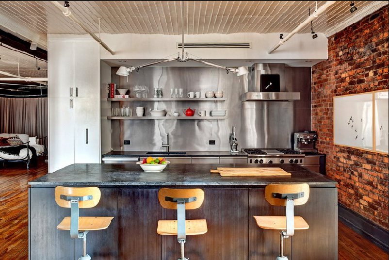 Loft from a former clothing factory in New York, dining room