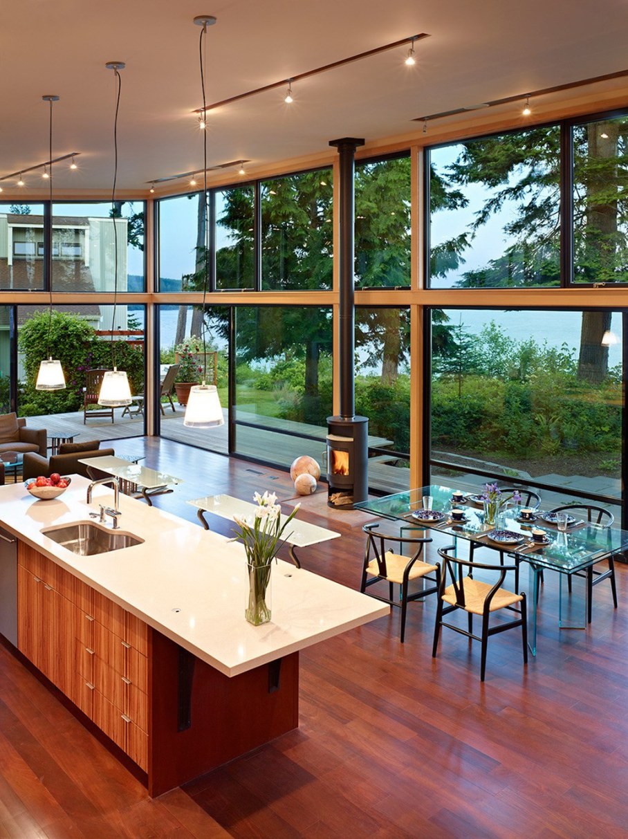 Glass Residence On The Creek Shore In Washington 3