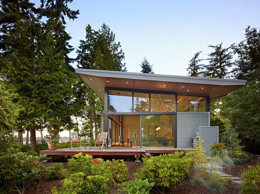 Glass Residence On The Creek Shore In Washington 7