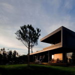 Mansion by Pitagoras Arquitectos in Portugal