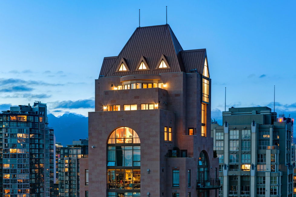 The luxury penthouse Elysium in Grace Tower, Vancouver, Canada 16