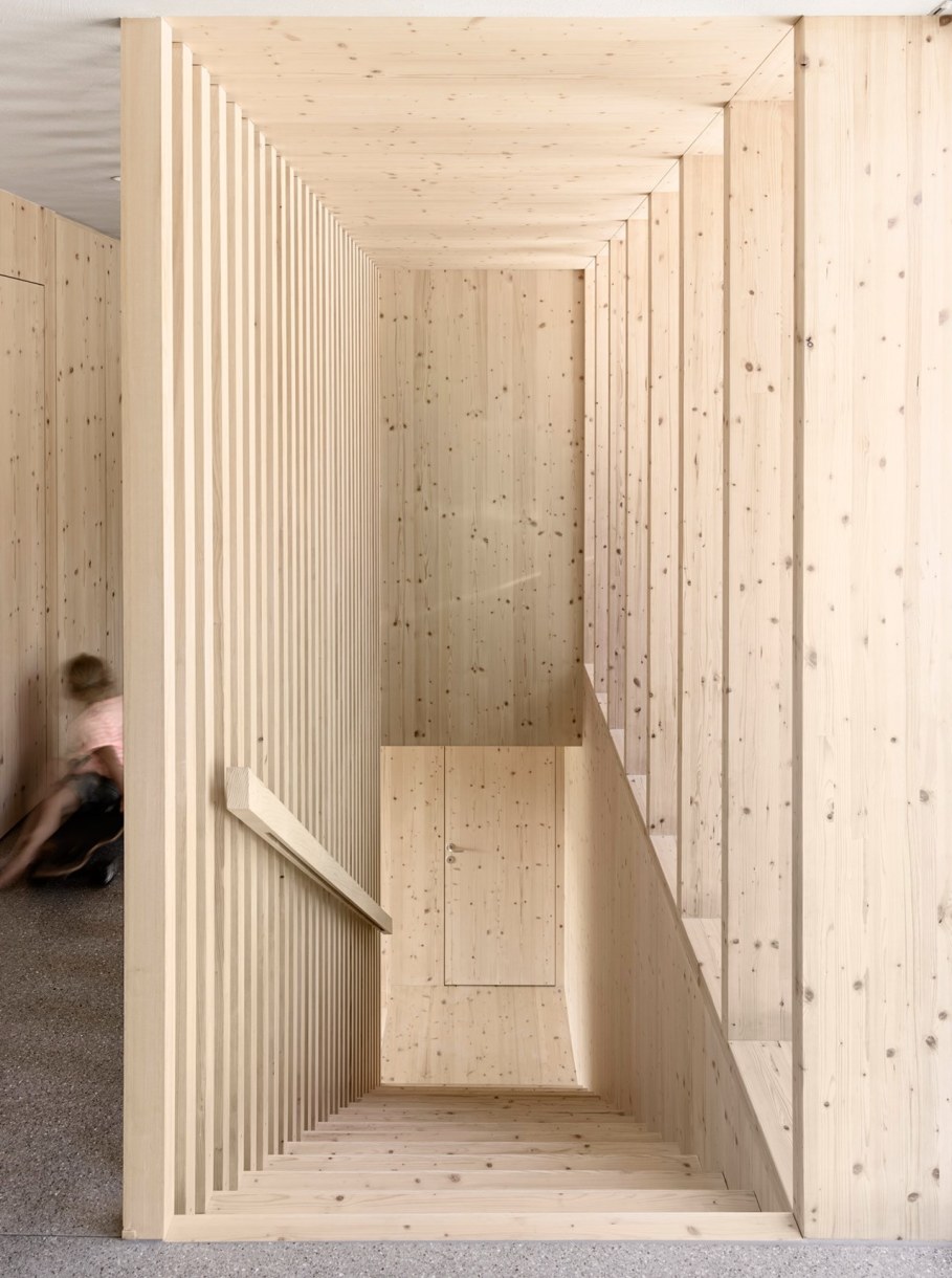 Wooden house by Innauer-Matt Architekten in Austria 8