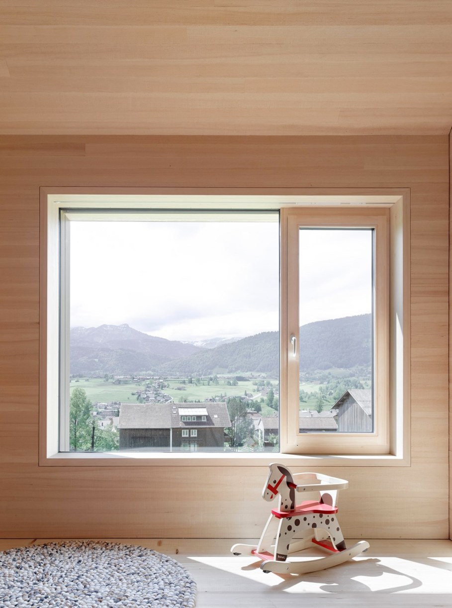 Wooden house by Innauer-Matt Architekten in Austria 9