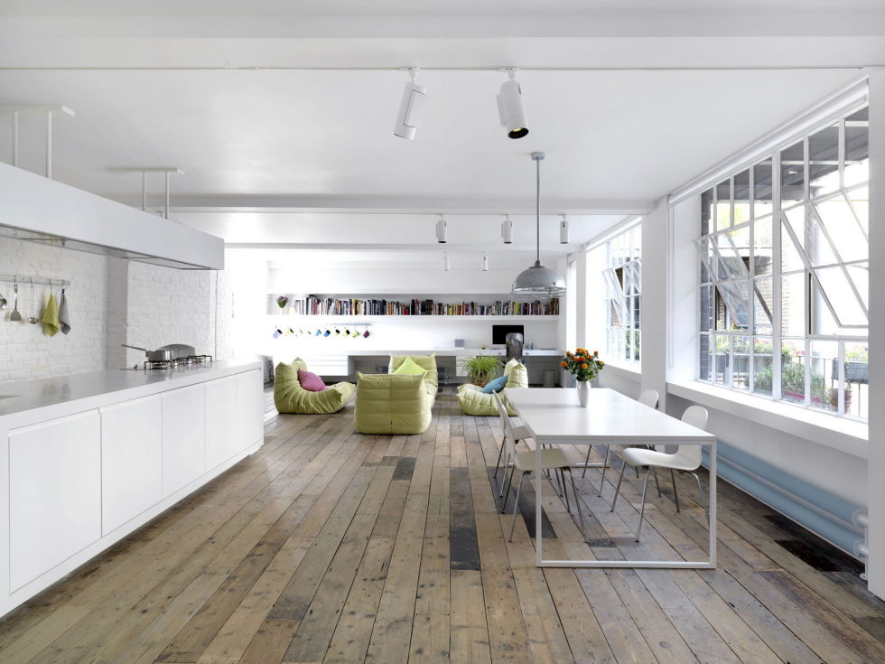 Loft - a warehouse in Bermondsey district - Kitchen and dining place