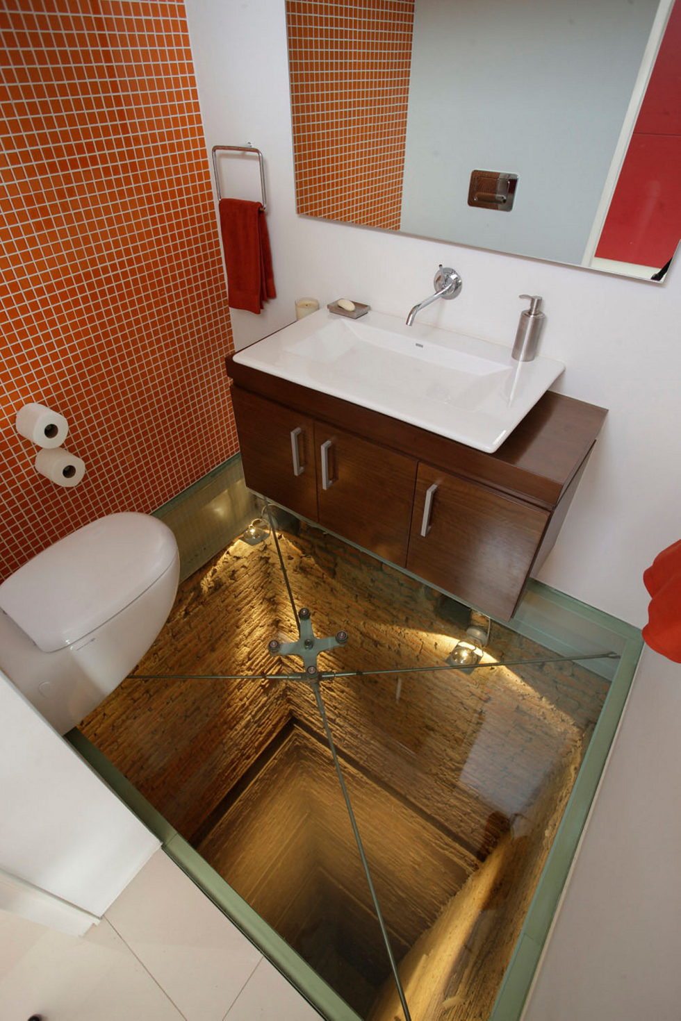 Penthouse with Glass Floor Bathroom, Guadalajara, Mexico - Glass Floor Bathroom