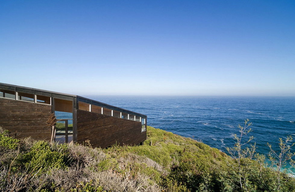 The House Overlooking The Pacific Ocean From Branko Pavlovic + Pablo Lobos-Pedrals 2