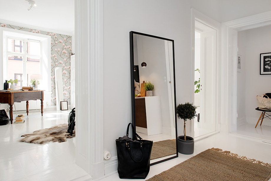The snow-white three bedroom apartment in Sweden 12