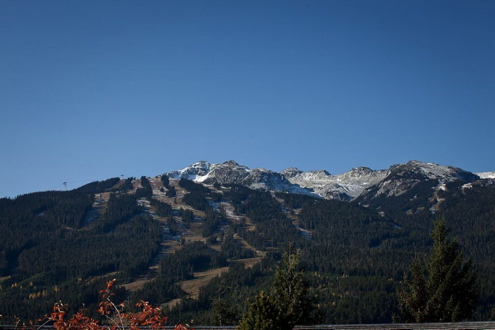 A Stylish House In British Columbian Mountains Worthing $8.5 Million 25