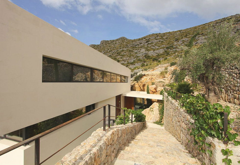 Casa 115 From Miquel Angel Lacomba Architect Studio The House In Spain, Overlooking The Picturesque Valley 14
