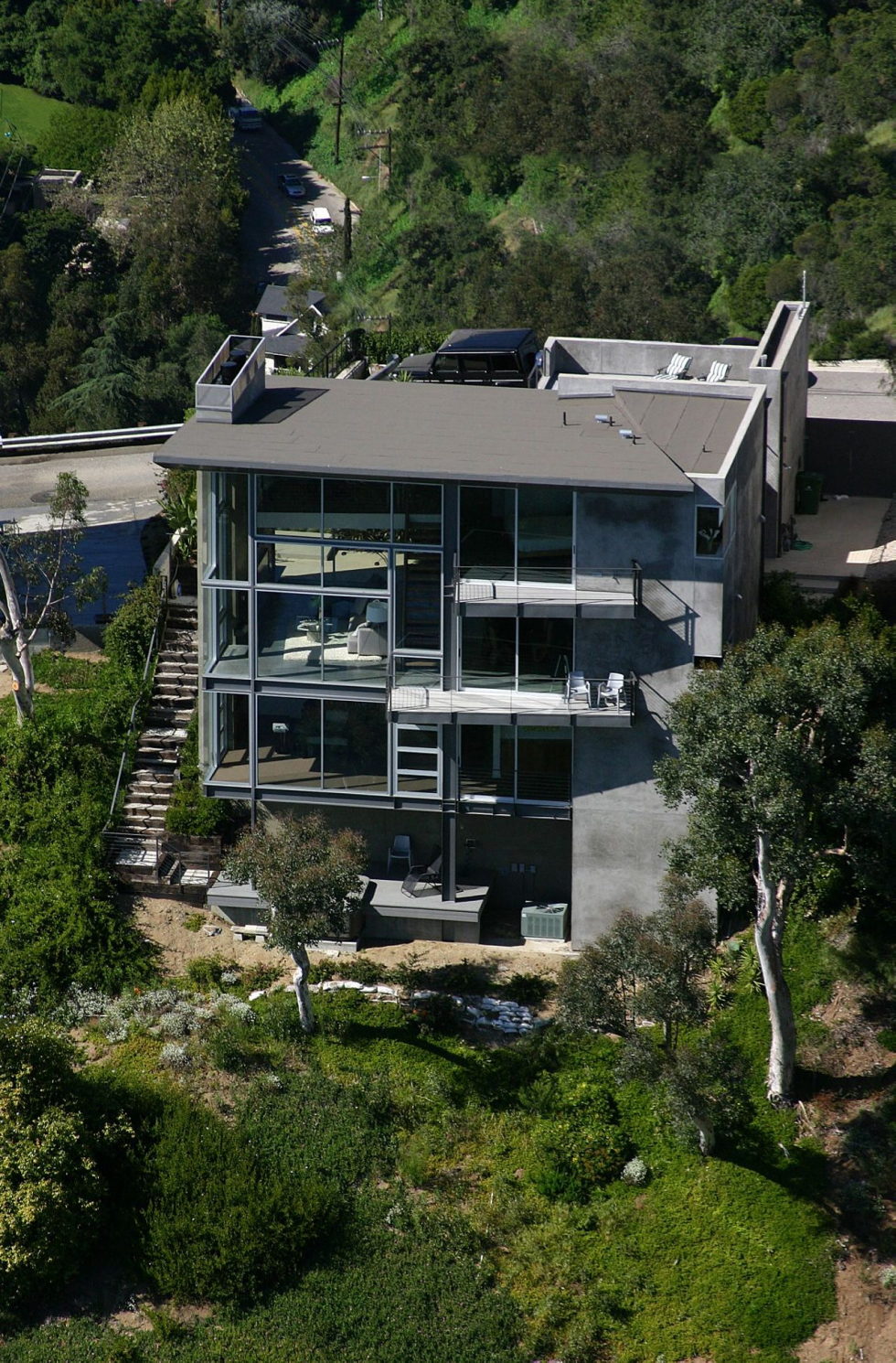 The Leonard residence in the Hollywood Hills 15