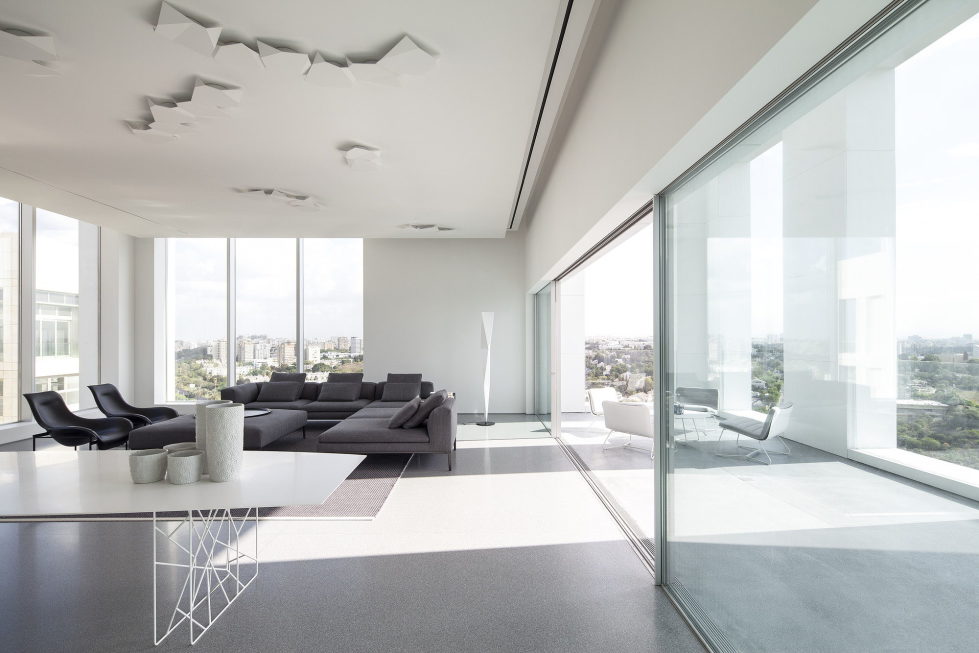 The penthouse from the Pitsou Kedem studio in Tel Aviv, Israel 24