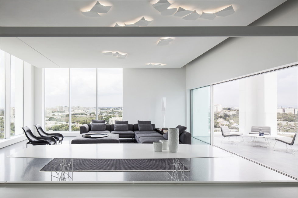 The penthouse from the Pitsou Kedem studio in Tel Aviv, Israel 3