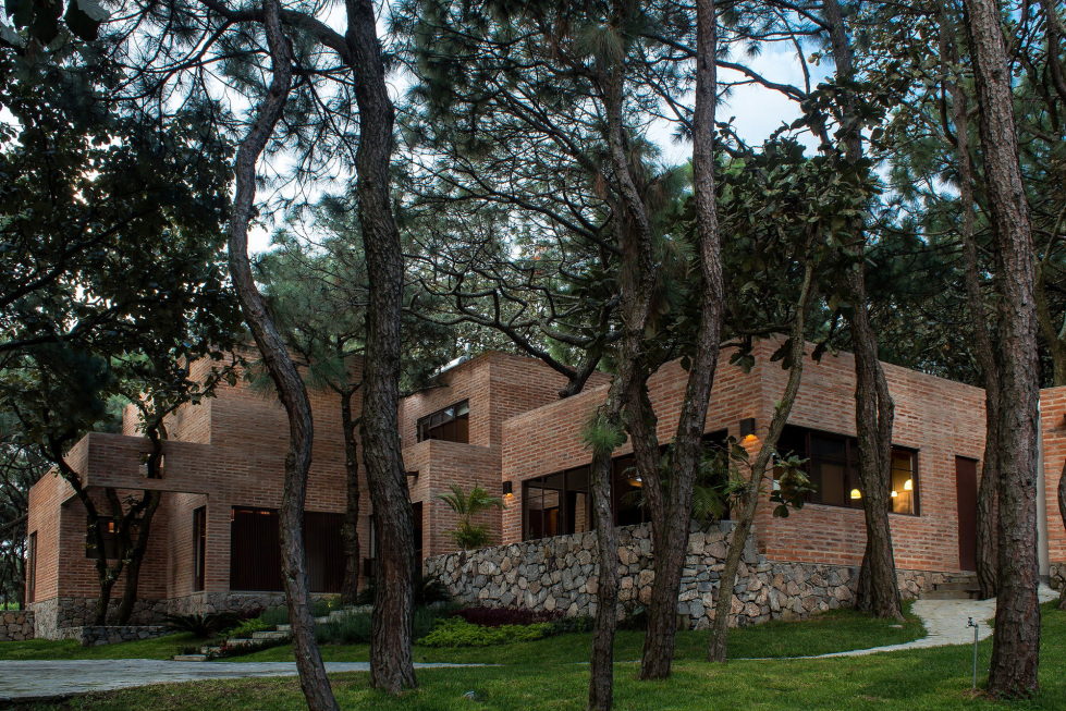 Two-Storeyed House Surounded By The Pictiresque Forest in Mexico From MO+G taller de arquitectura 6