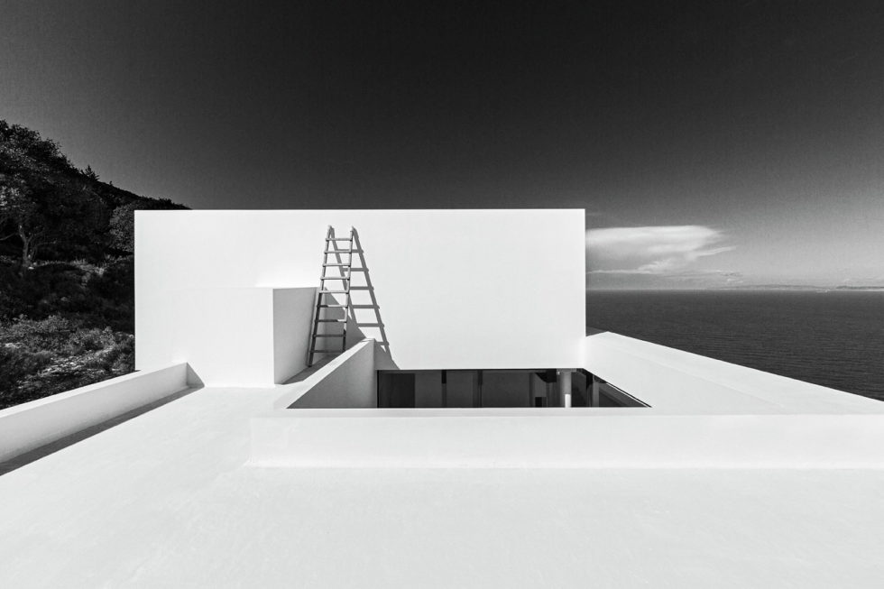 Silver House In Greece Upon The Project Of Dwek Architects Studio 18