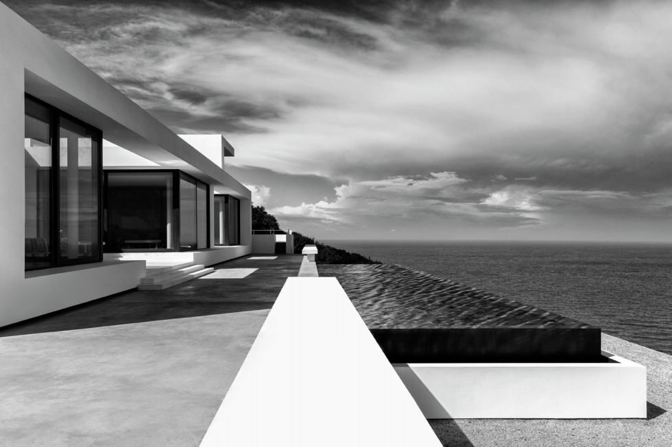 Silver House In Greece Upon The Project Of Dwek Architects Studio 21
