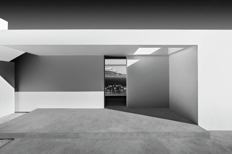 Silver House In Greece Upon The Project Of Dwek Architects Studio 22