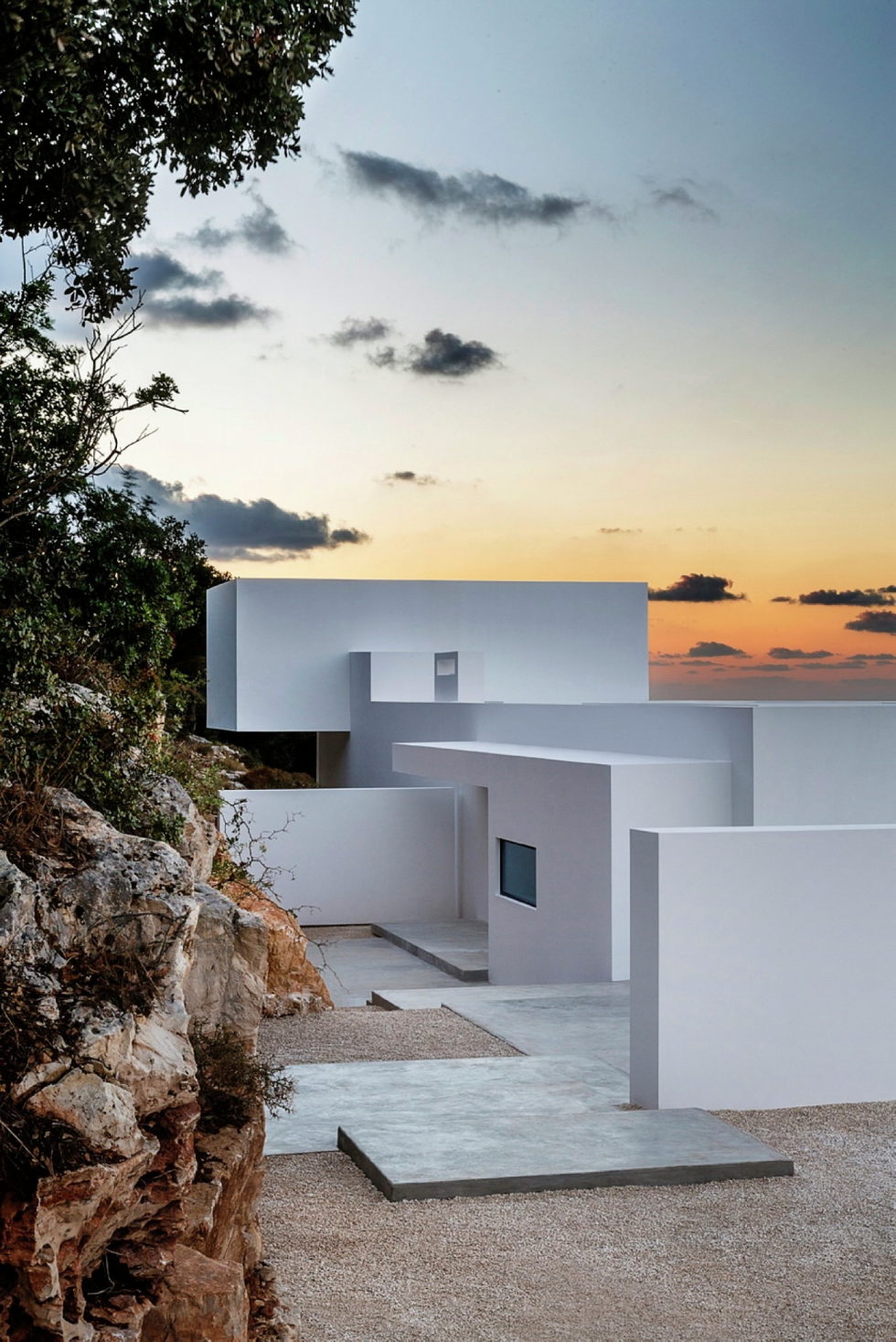Silver House In Greece Upon The Project Of Dwek Architects Studio 4