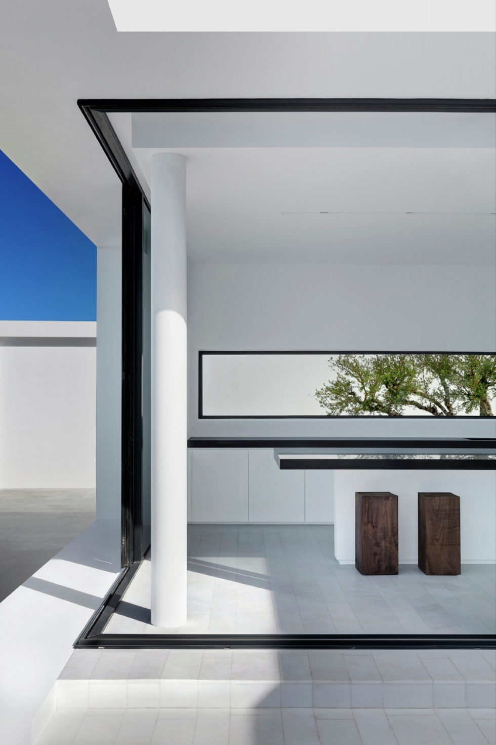 Silver House In Greece Upon The Project Of Dwek Architects Studio 5