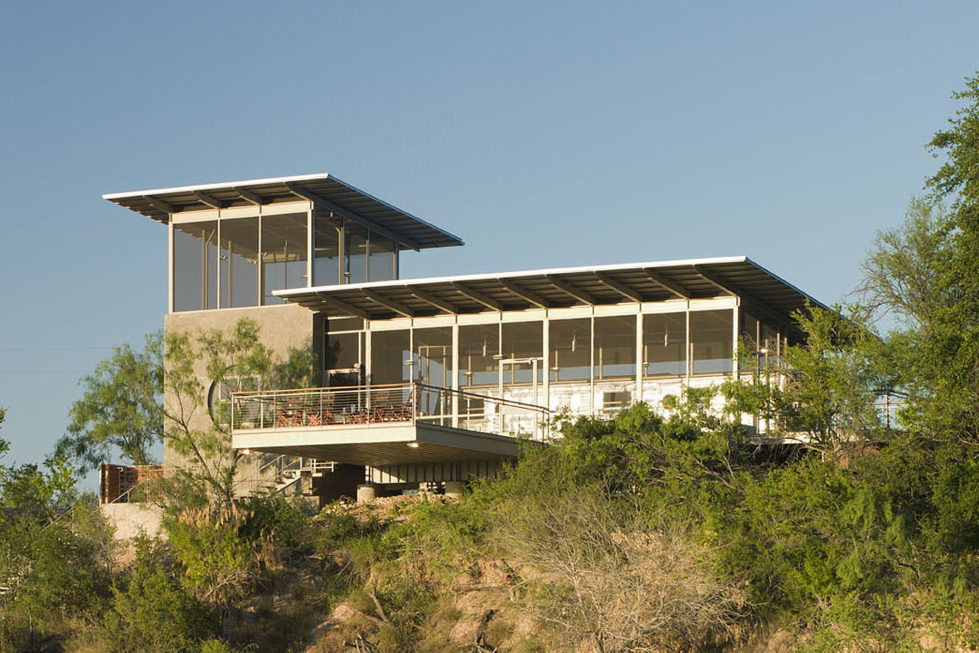 The House Made Of Aluminum Trailer In Texas From Andrew Hinman Architecture 2