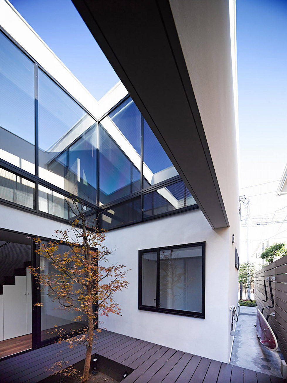 The Wave house by the APOLLO Architects & Associates studio 10