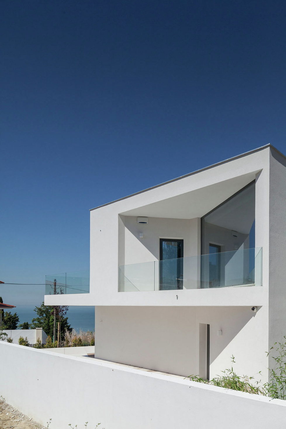 JC House Villa At The Suburb Of Lisbon, Portugal, Upon The Project Of JPS Atelier 8