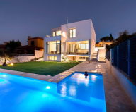 Two Storey Casa Manduka House On The South Of Spain Upon The Project Of Sergio Suarez Marchena