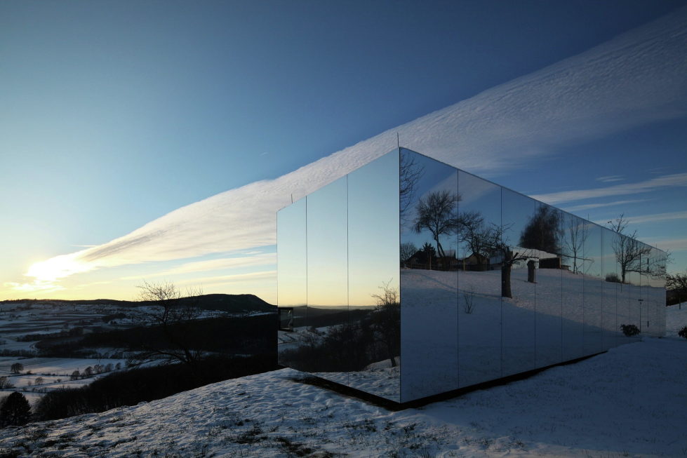 Casa Invisible The Mirror House From Delugan Meissl Associated Architects 16