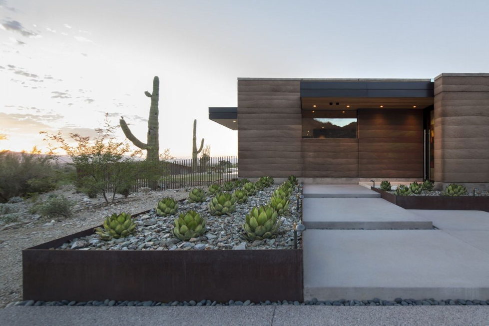 The house on a sandy hill in Arizona 19