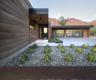 The house on a sandy hill in Arizona 7