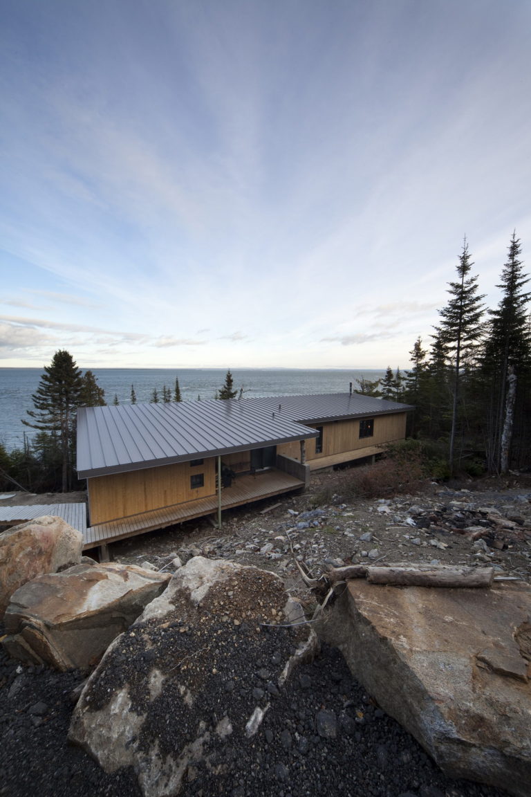 Panorama: The Chalet On The Rocks In Saint-Siméon, Canada