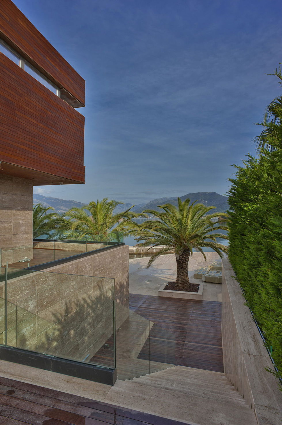 S, M, L - Villa In Montenegro From Studio SYNTHESIS 12
