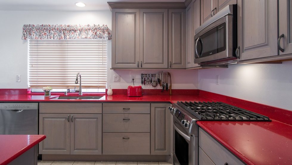 Kitchen countertop natural quartz stone red color