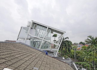 Unusual House In Jakarta 1