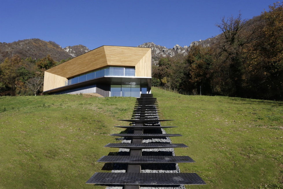 the-alpine-residence-in-italy-10