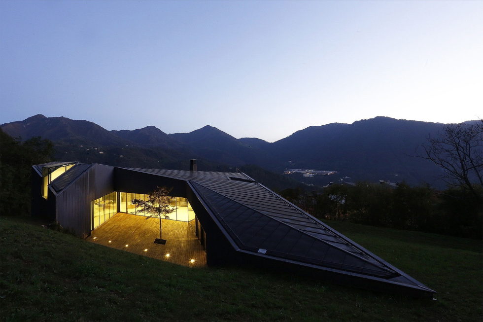 the-alpine-residence-in-italy-7