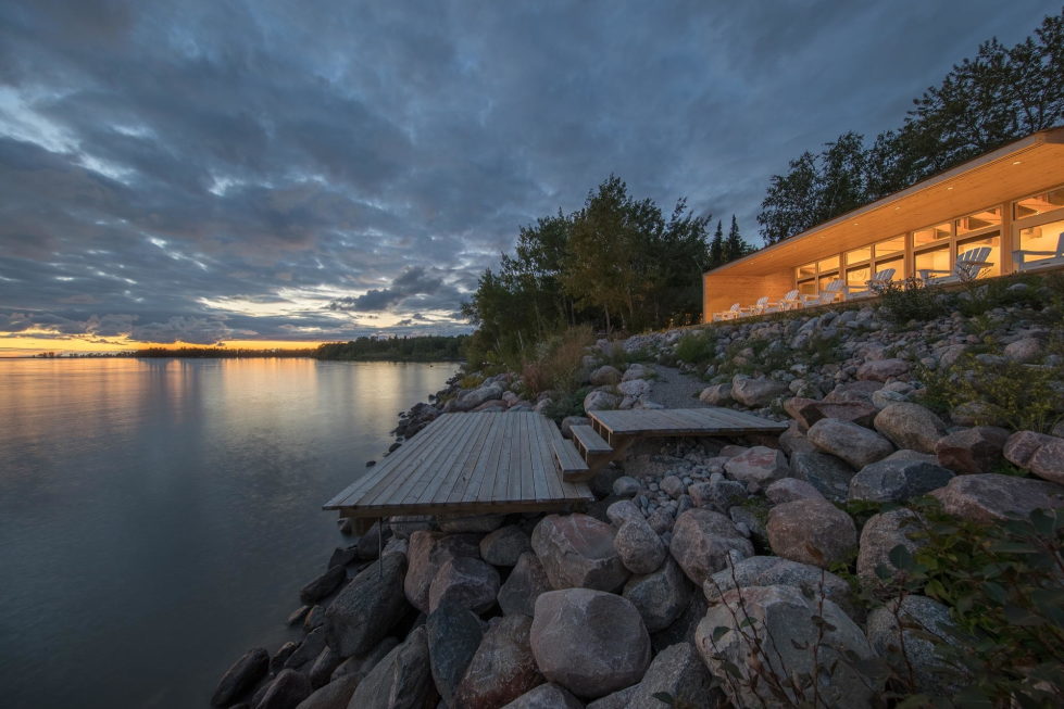 The Beach House On A Rivers Shore In Canada 1